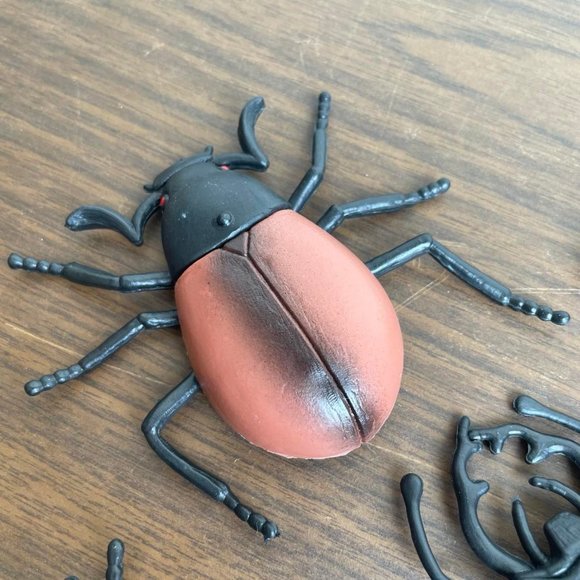 (4) Vintage 1979 Beetle Toys - Picture 4 of 9